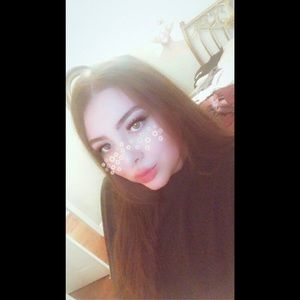 Meet your Posher, Daniela